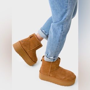 UGG chestnut classic mini platform Boots NWT